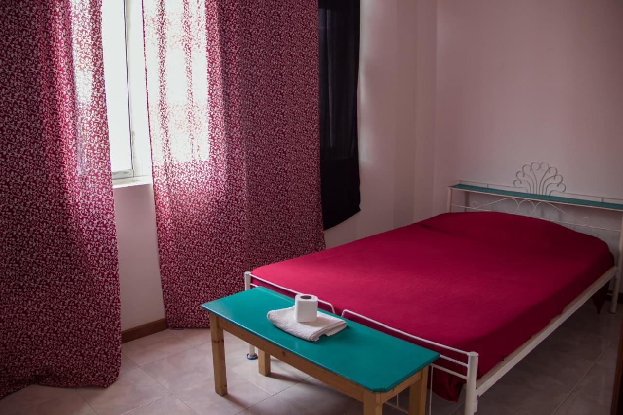 מינדלו Simabo'S Backpackers' Hostel מראה חיצוני תמונה